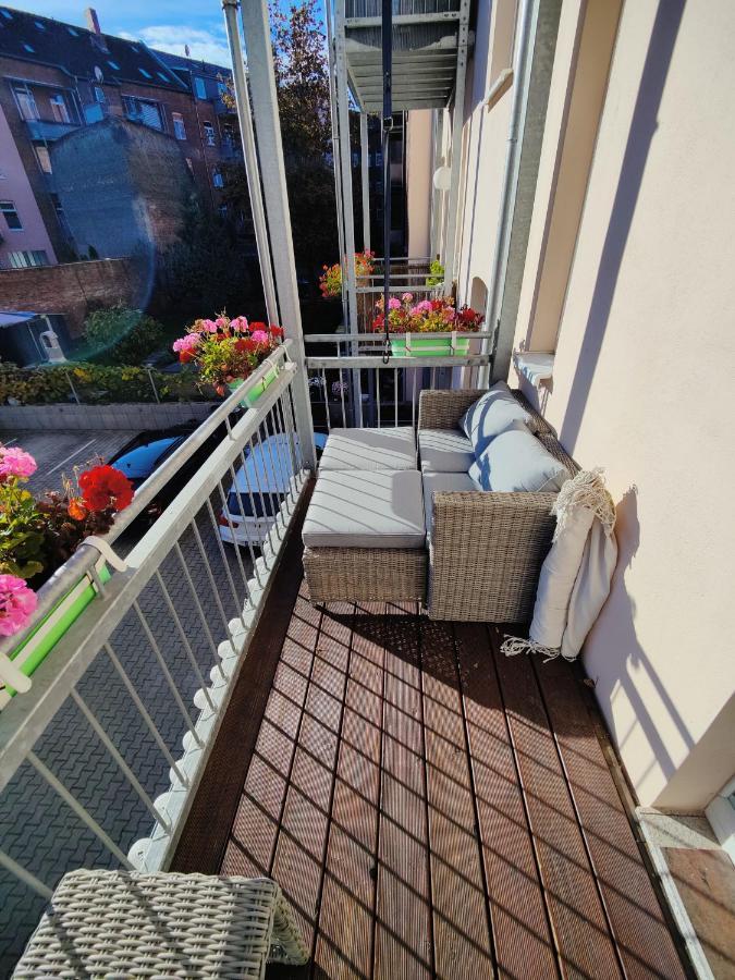 Neu Sanierte Wohnung Mit Balkon Und Stellplatz Erfurt Exterior photo
