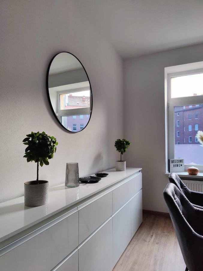 Neu Sanierte Wohnung Mit Balkon Und Stellplatz Erfurt Exterior photo