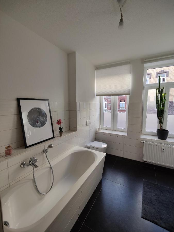 Neu Sanierte Wohnung Mit Balkon Und Stellplatz Erfurt Exterior photo
