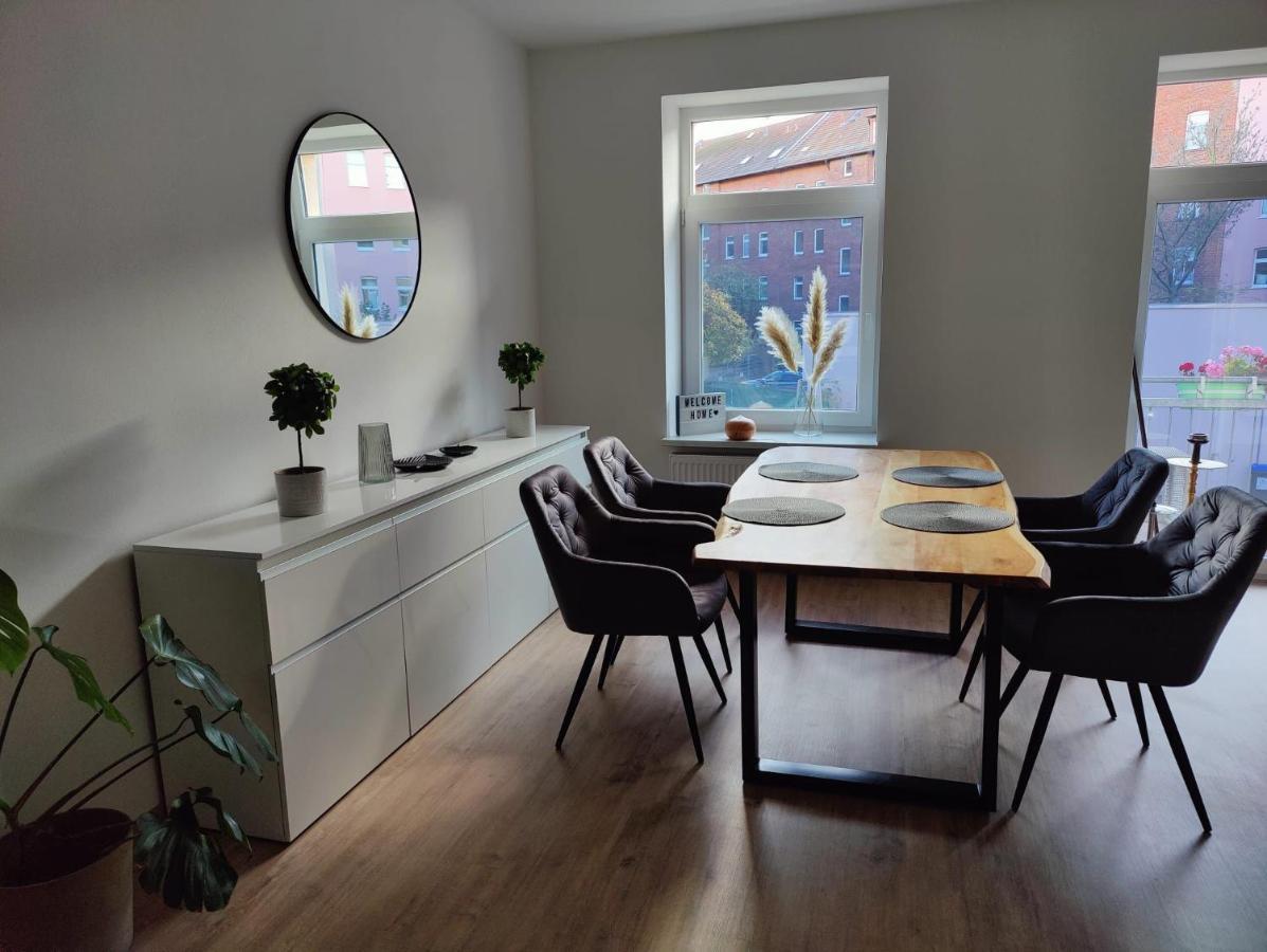 Neu Sanierte Wohnung Mit Balkon Und Stellplatz Erfurt Exterior photo